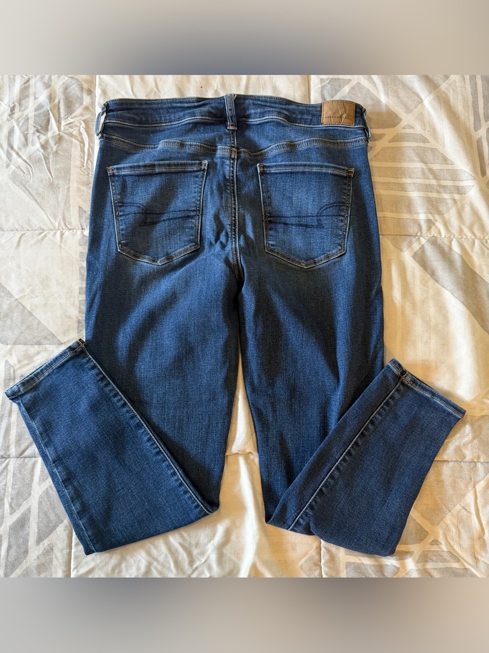 American Eagle High-Rise Jeans - Picture 5 of 8